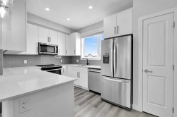 512-16 Evanscrest Park NW Calgary, AB T3P 1R3