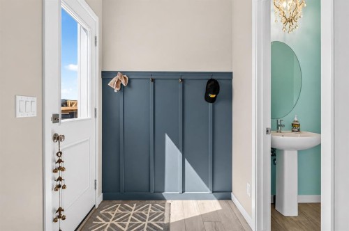 1079  Lanark Boulevard Se, Airdrie, AB - Indoor Photo Showing Bathroom