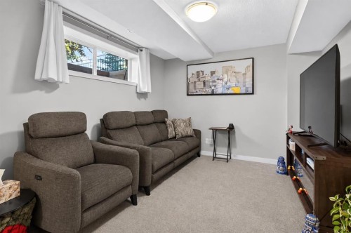 1079  Lanark Boulevard Se, Airdrie, AB - Indoor