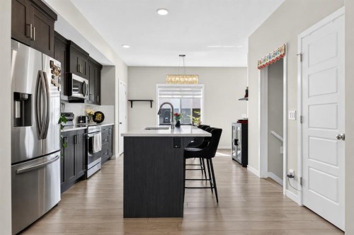 1079  Lanark Boulevard Se, Airdrie, AB - Indoor Photo Showing Kitchen