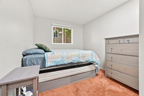 55 Macewan Park Way Nw, Calgary, AB - Indoor Photo Showing Bedroom