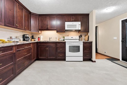 55 Macewan Park Way Nw, Calgary, AB - Indoor Photo Showing Kitchen