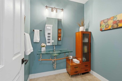 39 Chapala Terrace Se, Calgary, AB - Indoor