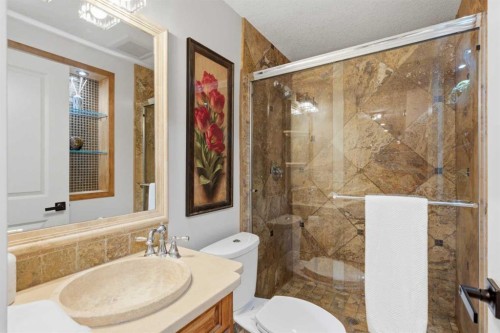39 Chapala Terrace Se, Calgary, AB - Indoor Photo Showing Bathroom