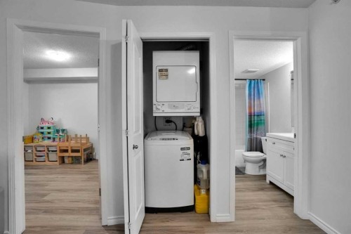 1407-8 Bridlecrest Drive Sw, Calgary, AB - Indoor Photo Showing Other Room