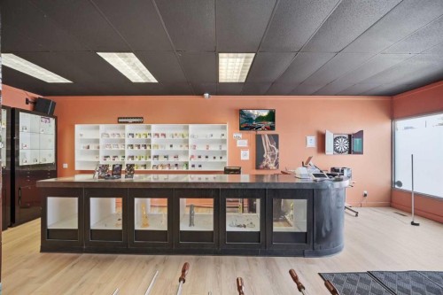 812 Edmonton Trail Ne, Calgary, AB 