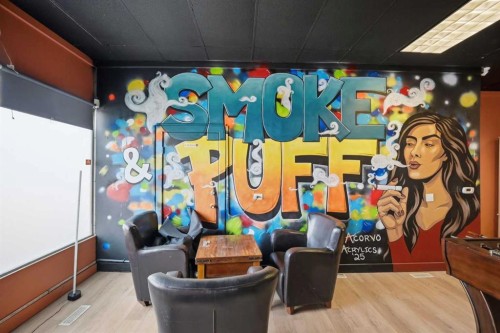 812 Edmonton Trail Ne, Calgary, AB 