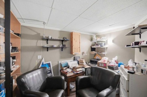 812 Edmonton Trail Ne, Calgary, AB 
