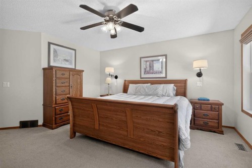 152 Waterstone Place Se, Airdrie, AB 