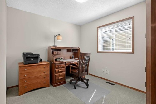 152 Waterstone Place Se, Airdrie, AB 
