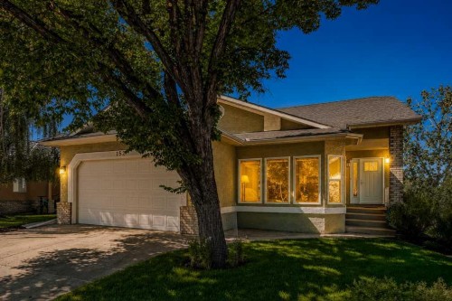 152 Waterstone Place Se, Airdrie, AB 