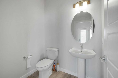 20 Amblefield Avenue Nw, Calgary, AB - Indoor Photo Showing Bathroom