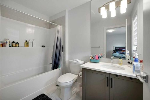 20 Amblefield Avenue Nw, Calgary, AB - Indoor Photo Showing Bathroom