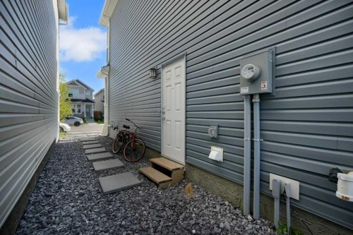 20 Amblefield Avenue Nw, Calgary, AB - Outdoor
