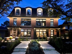 2820 36 Street SW Calgary, AB T3E 3A1