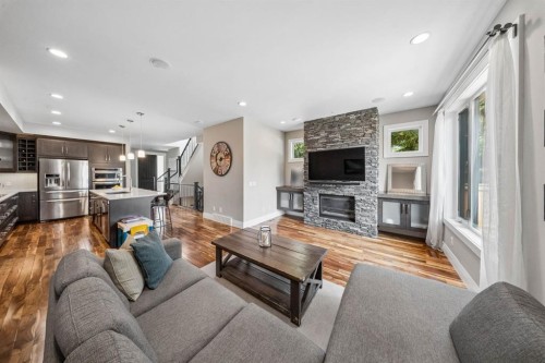 3302 39 Street Sw, Calgary, AB 