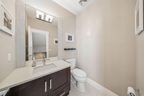3302 39 Street Sw, Calgary, AB 