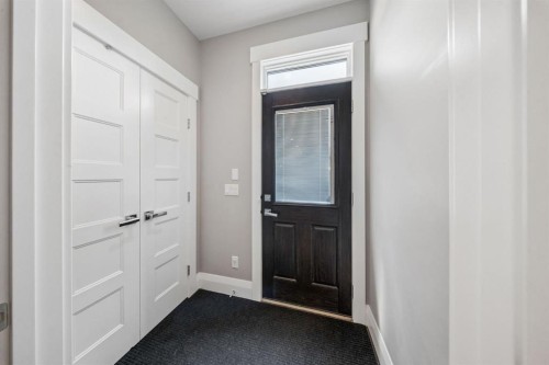 3302 39 Street Sw, Calgary, AB 