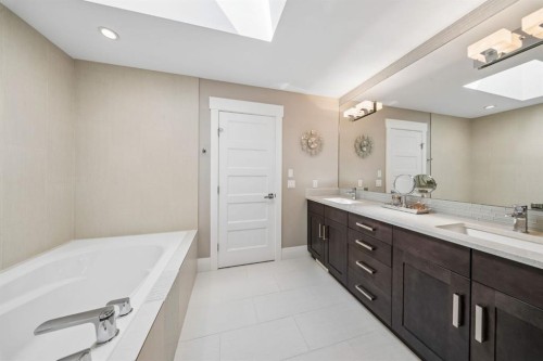 3302 39 Street Sw, Calgary, AB 