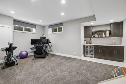 3302 39 Street Sw, Calgary, AB 