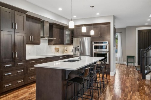 3302 39 Street Sw, Calgary, AB 