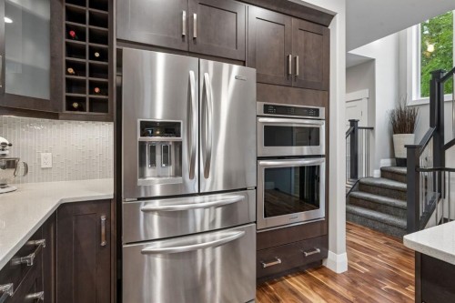 3302 39 Street Sw, Calgary, AB 