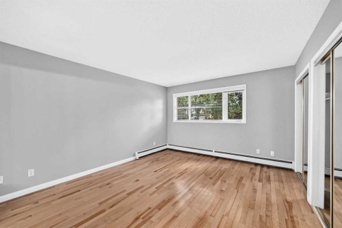 1109-1109 Hawksbrow Point Nw, Calgary, AB - Indoor Photo Showing Other Room