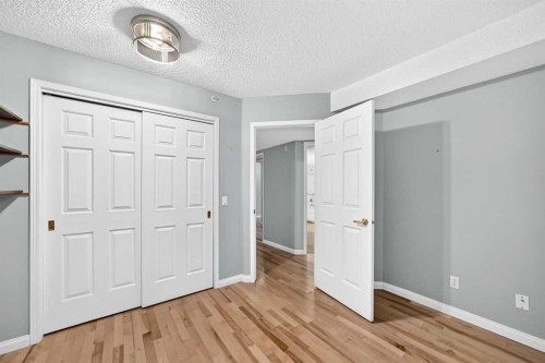 1109-1109 Hawksbrow Point Nw, Calgary, AB - Indoor Photo Showing Other Room