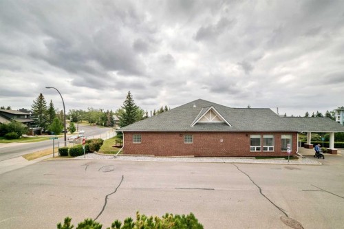 1109-1109 Hawksbrow Point Nw, Calgary, AB - Outdoor
