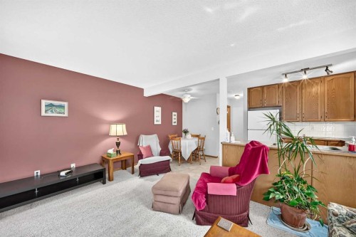 20 Everstone Place Sw, Calgary, AB - Indoor Photo Showing Other Room