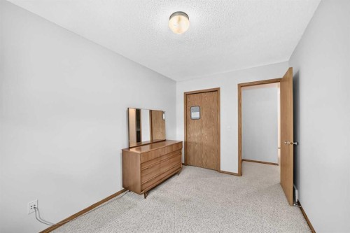 20 Everstone Place Sw, Calgary, AB - Indoor