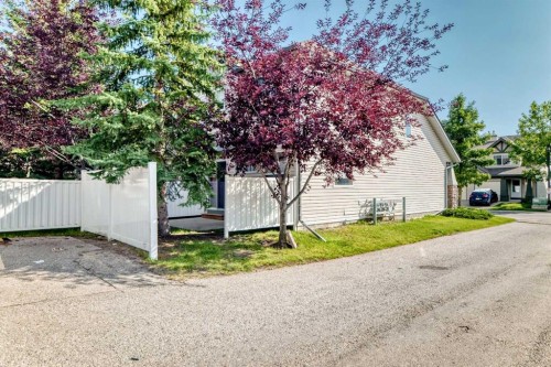 20 Everstone Place Sw, Calgary, AB - Outdoor