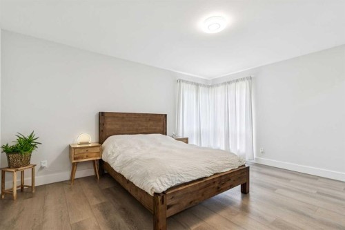 6991 Christie Briar Manor Sw, Calgary, AB - Indoor Photo Showing Bedroom