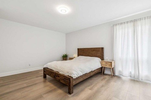6991 Christie Briar Manor Sw, Calgary, AB - Indoor Photo Showing Bedroom