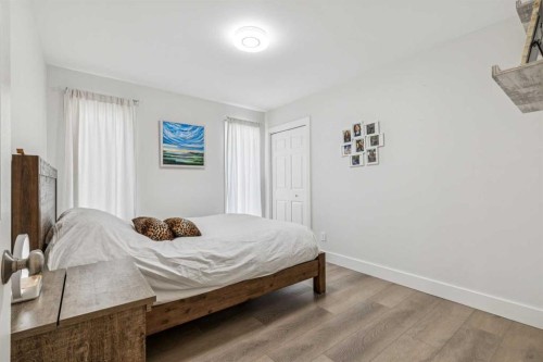 6991 Christie Briar Manor Sw, Calgary, AB - Indoor Photo Showing Bedroom