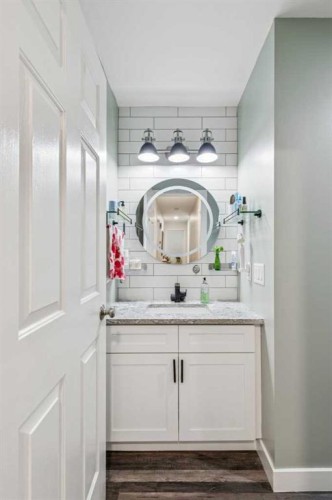 6991 Christie Briar Manor Sw, Calgary, AB - Indoor Photo Showing Bathroom