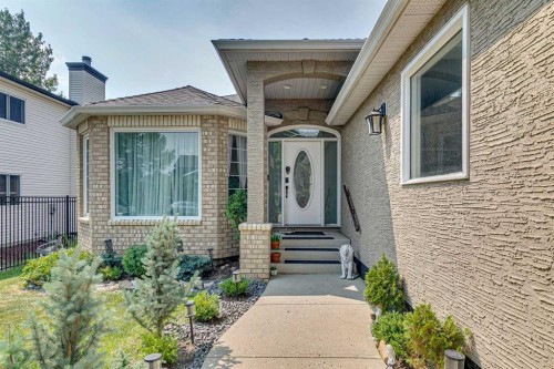 6991 Christie Briar Manor Sw, Calgary, AB - Outdoor