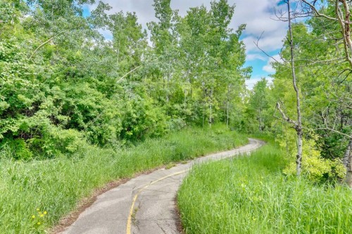 6991 Christie Briar Manor Sw, Calgary, AB - Outdoor