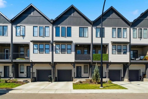 81 South Point Manor SW Airdrie, AB T4B 5M8