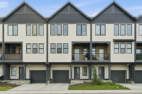 105 South Point Manor SW Airdrie, AB T4B 5M8
