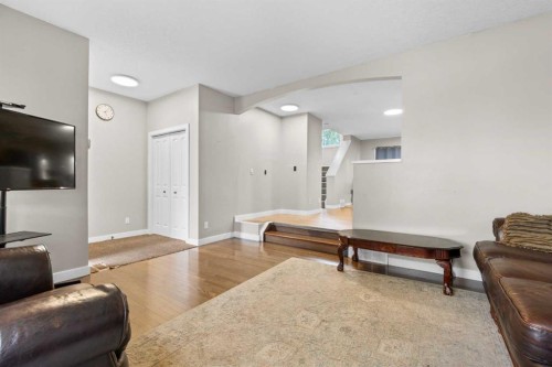 303 Saddlebrook Way Ne, Calgary, AB 