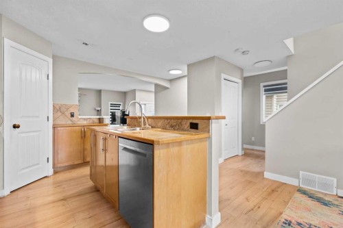 303 Saddlebrook Way Ne, Calgary, AB 