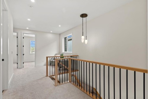 8138 47 Avenue Nw, Calgary, AB - Indoor Photo Showing Other Room