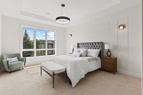 8138 47 Avenue Nw, Calgary, AB - Indoor Photo Showing Bedroom