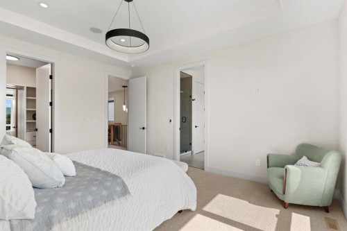 8138 47 Avenue Nw, Calgary, AB - Indoor Photo Showing Bedroom