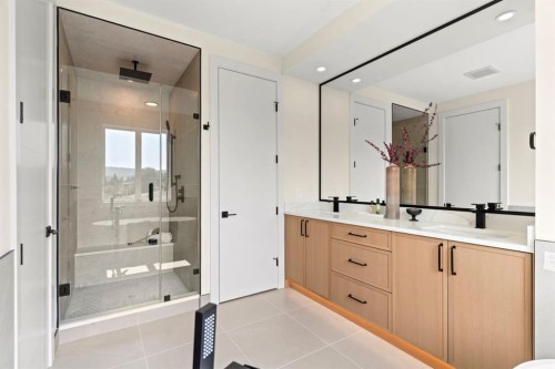8138 47 Avenue Nw, Calgary, AB - Indoor