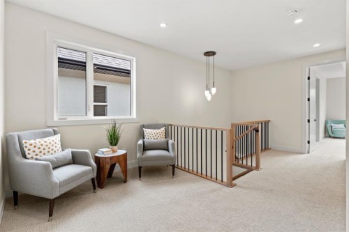 8138 47 Avenue Nw, Calgary, AB - Indoor Photo Showing Other Room