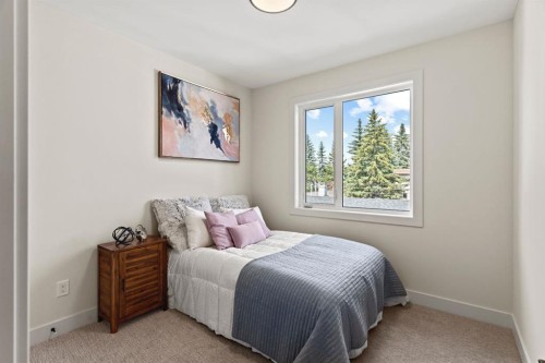 8138 47 Avenue Nw, Calgary, AB - Indoor Photo Showing Bedroom