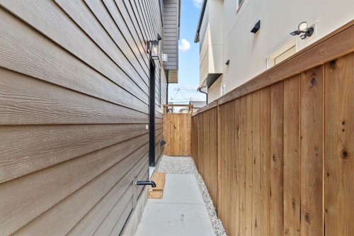 8138 47 Avenue Nw, Calgary, AB - Outdoor With Exterior