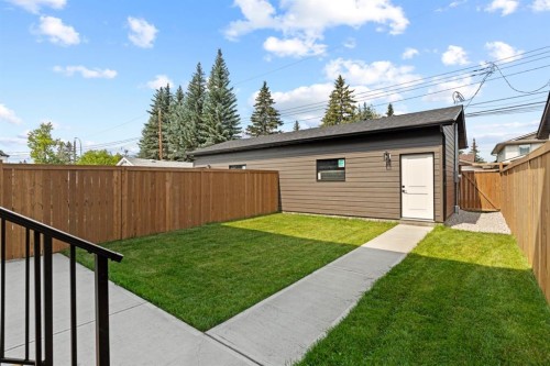 8138 47 Avenue Nw, Calgary, AB - Outdoor